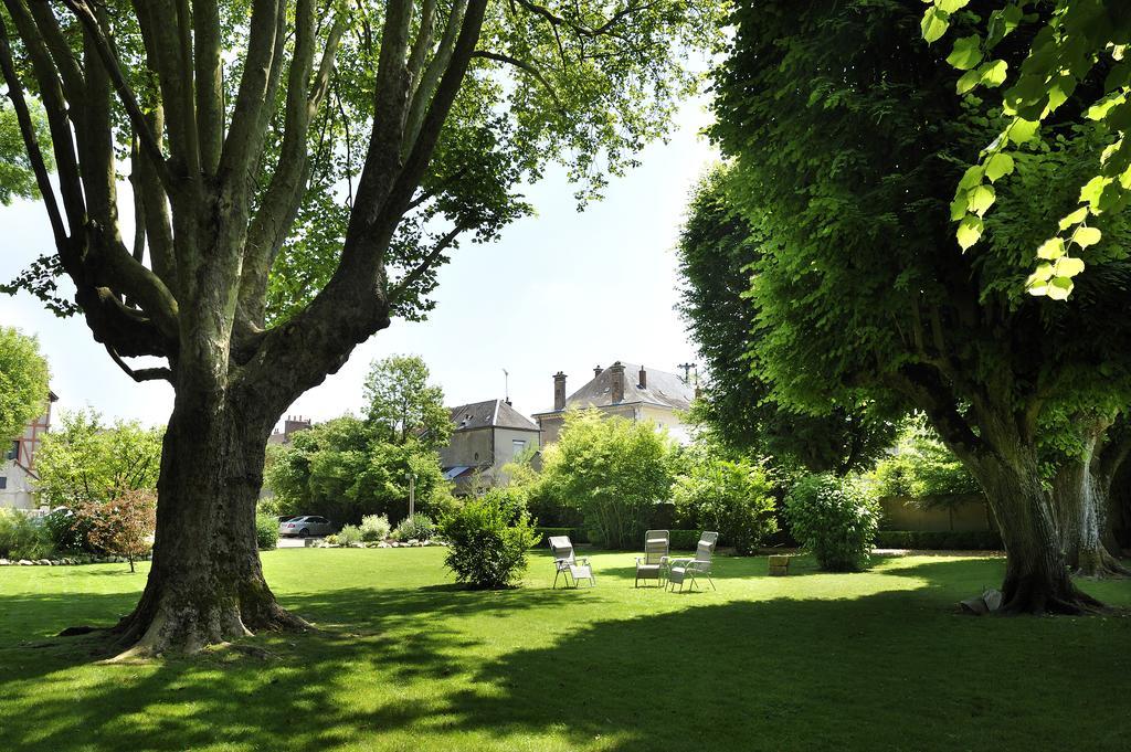 Le Saint-Jacques Hotel Cloyes-sur-le-Loir Eksteriør billede