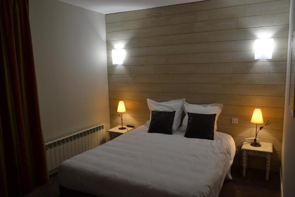 Le Saint-Jacques Hotel Cloyes-sur-le-Loir Eksteriør billede