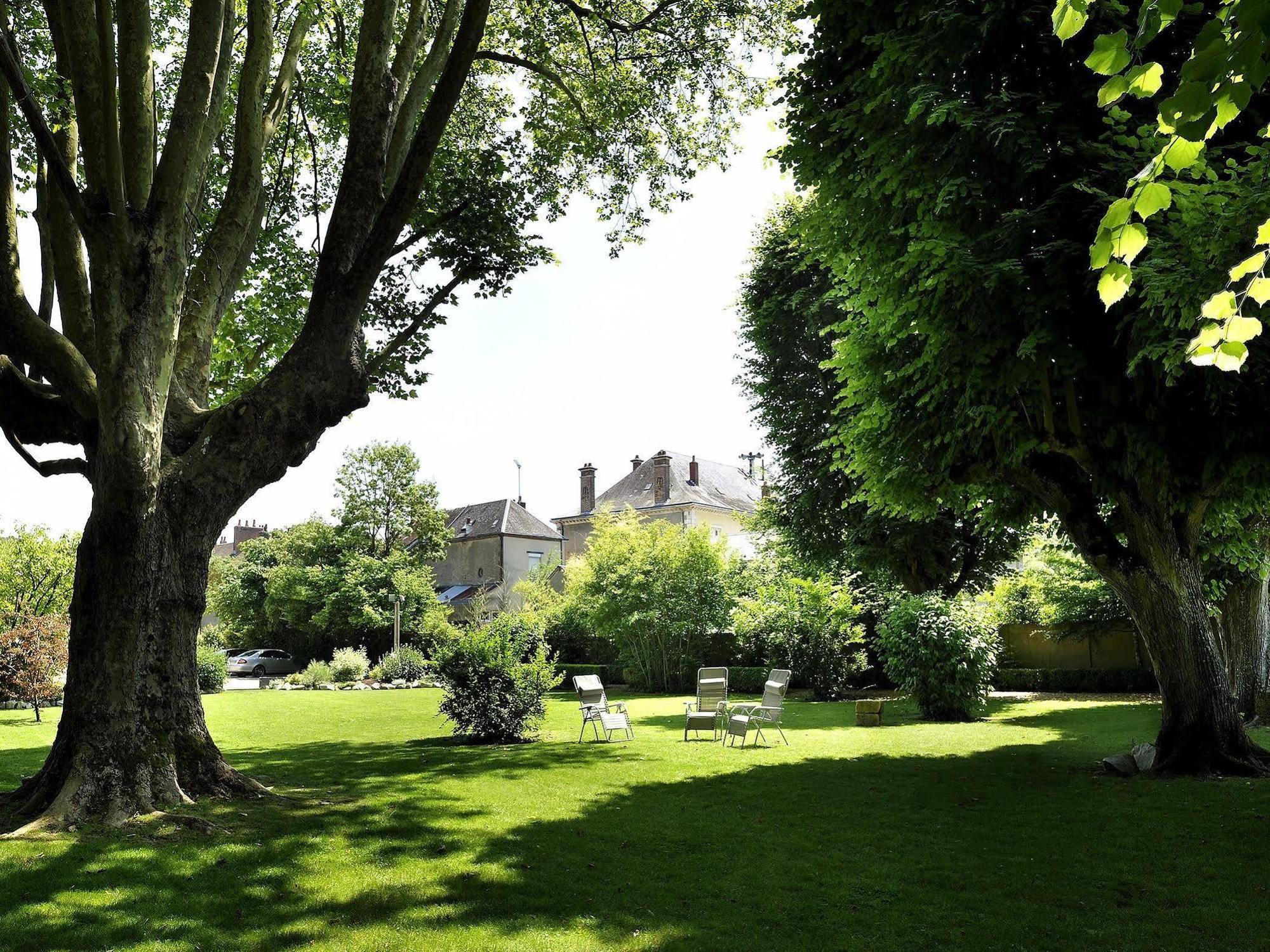Le Saint-Jacques Hotel Cloyes-sur-le-Loir Eksteriør billede