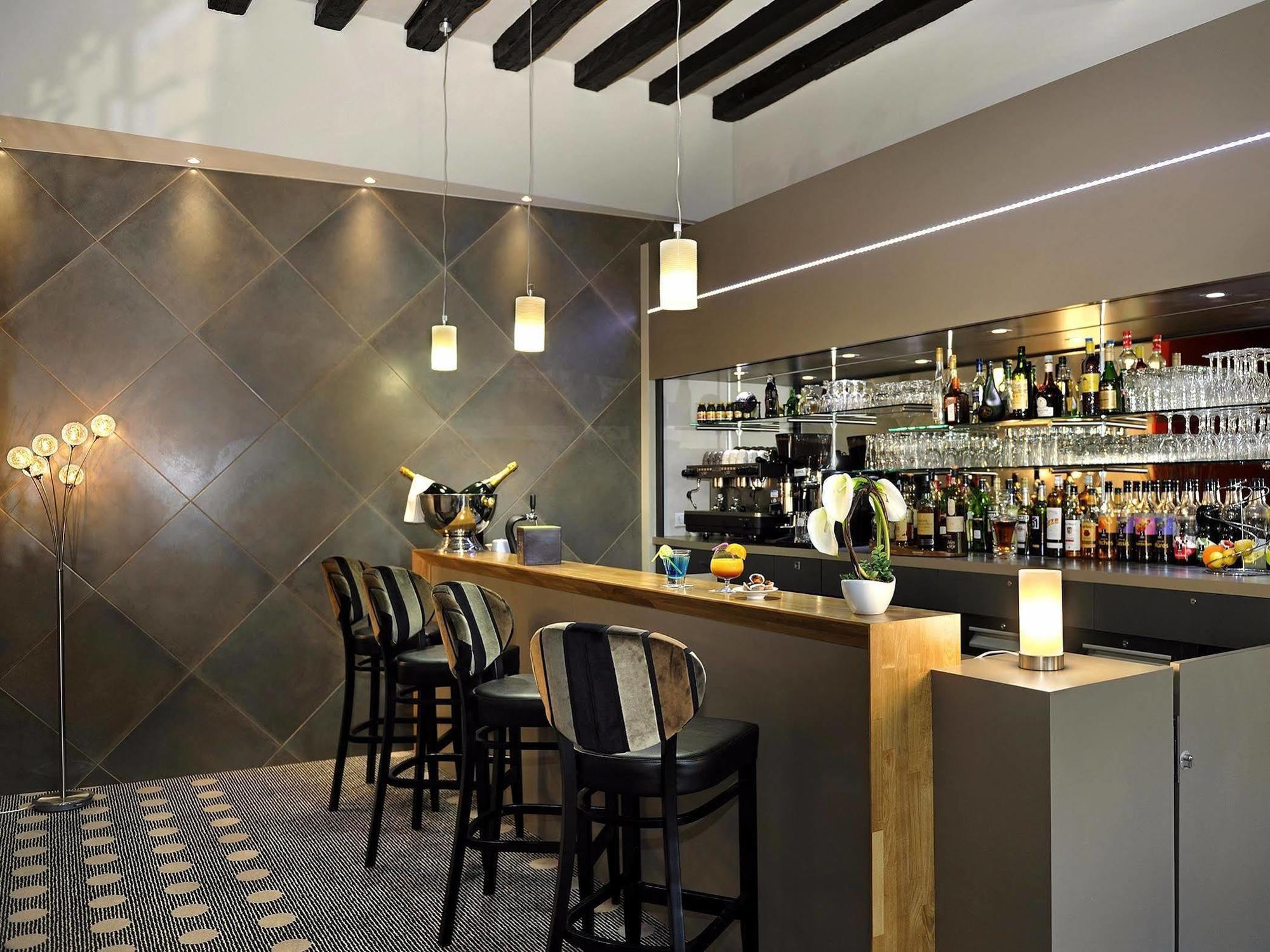 Le Saint-Jacques Hotel Cloyes-sur-le-Loir Eksteriør billede